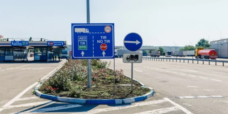 Vezi cele mai aglomerate puncte de trecere a frontierei de stat