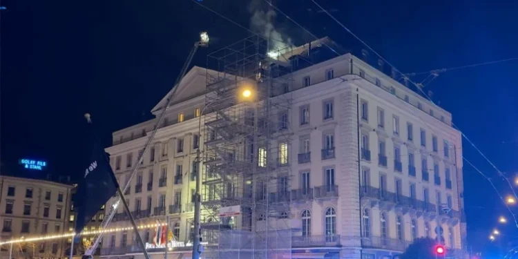 Foc izbucnit la cel mai vechi hotel de lux din Geneva: Pompierii intervin