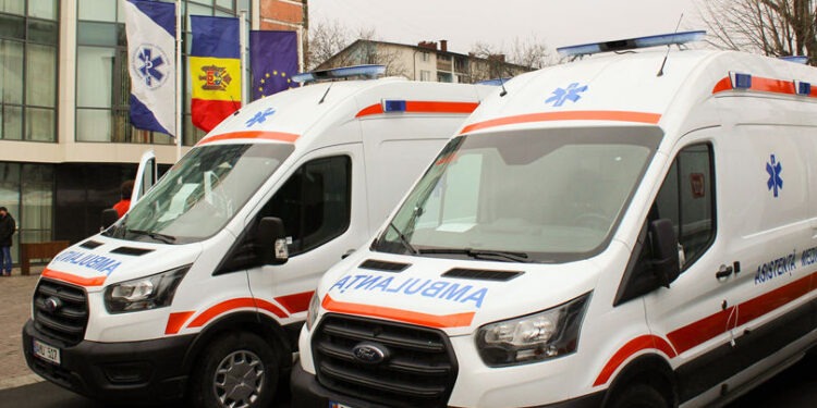 Misiune medicală transfrontalieră: Un copil grav bolnav transferat din Republica Moldova în România pentru tratament suplimentar