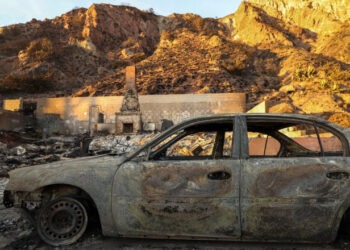 Crește bilanțul incendiilor din California. 11 oameni şi-au pierdut viaţa. Biden: Los Angeles-ul seamănă cu o „scenă de război”