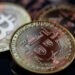 Un bărbat a aruncat din greșeală la gunoi Bitcoini în valoare de 710 milioane de euro și nu mai poate să-i recupereze