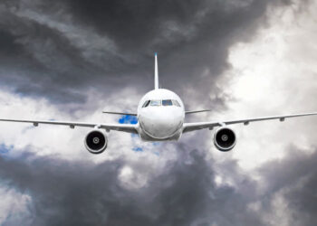 Care sunt cele mai turbulente rute pe care zboară avioanele în Europa. Opt din zece încep sau se termină în Elveția