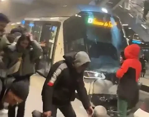 (video) Două tramvaie s-au izbit frontal într-un tunel din Strasbourg. Accident cu zeci de răniţi: 5 persoane, duse la spital în stare gravă