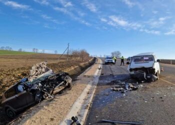 Un șofer a fost spitalizat, în urma accidentului de lângă Șeptelici: Bărbatul s-a simțit rău înainte de impact și a ieșit pe contrasens