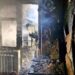 Tragedie în stânga Nistrului: Un bărbat, scos de salvatori, fără suflare, dintr-un apartament curpins de flăcări