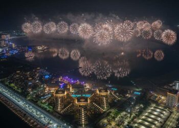 Focurile de artificii de Anul Nou din emiratul Ras al-Khaimah au bătut două recorduri mondiale.