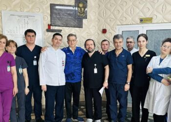 Salvarea unui pacient de 78 de ani cu tromboză mezenterică acută, printr-o intervenție minim-invazivă