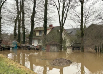 На западе Литвы из-за непрекращающихся дождей разлились реки