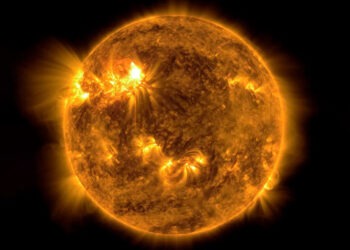 На Солнце произошли шесть мощных вспышек