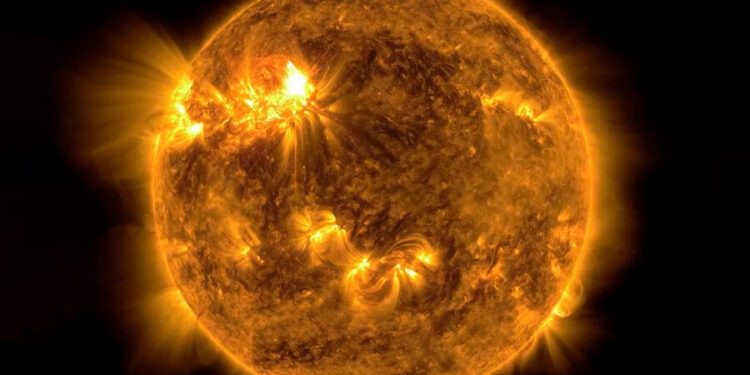 На Солнце произошли шесть мощных вспышек