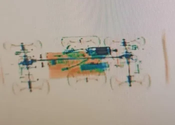 В Кишиневе в аэропорту найдена бомба, замаскированная под детскую машинку