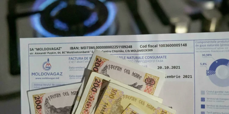 В Молдове все в ужасе от от декабрьских счетов за коммуналку: «»Газ прошлый месяц — 3300, за этот — 6200… Трое детей, двое на иждивении, компенсаций — 0!»