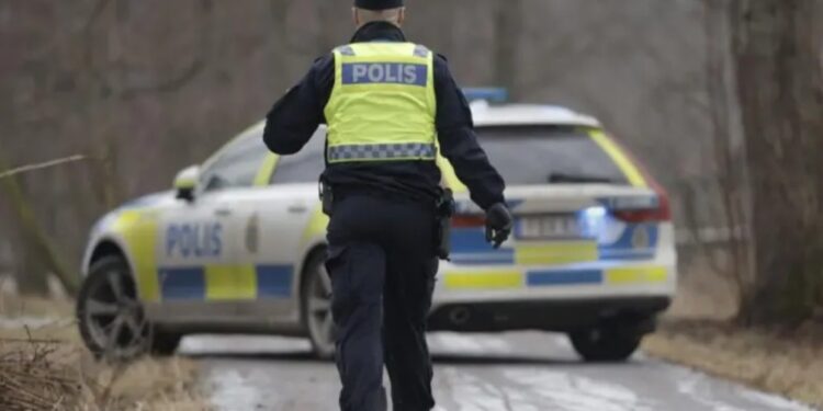 В Швеции около 10 человек убиты при стрельбе в учебном заведении, нападавший также мертв