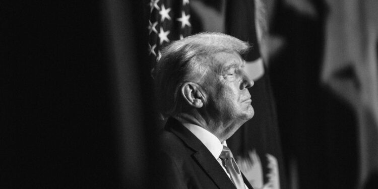 Трамп предложил продавать за пять миллионов долларов «золотые карты», дающие право претендовать на гражданство США