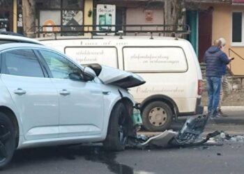 Утренняя авария в Кишиневе: Два автомобиля получили серьезные повреждения