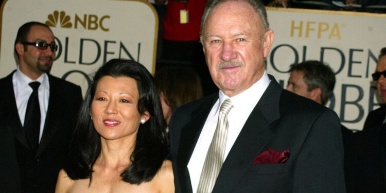 Полиция сочла подозрительной смерть актера Джина Хэкмена и его жены. Их нашли мертвыми в разных комнатах дома