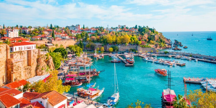 Турция начала готовиться к цунами и землетрясениям