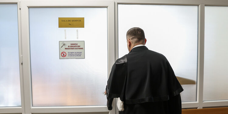 Четверо судей подозреваются в незаконном обогащении