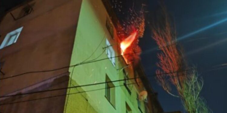 Пожар в жилом доме в столичном секторе Ботаника: эвакуированы люди, включая детей