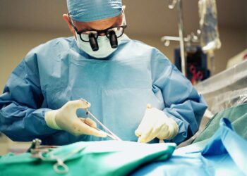 14-летний подросток с иглой в грудной клетке успешно прооперирован в Институте матери и ребенка