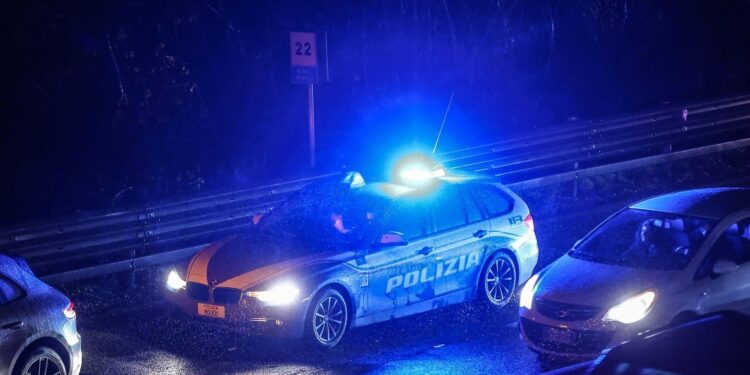 В Италии перевернулся грузовик, управляемый молдаванином. Водитель доставлен в больницу