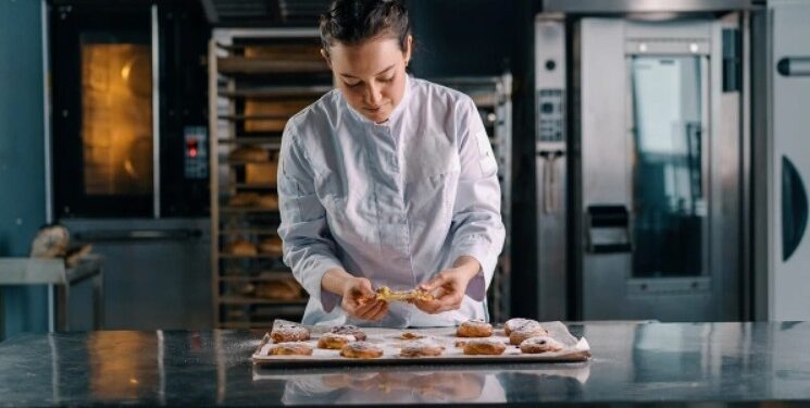 В Европе разрешили добавлять в торты и макароны порошок из личинок