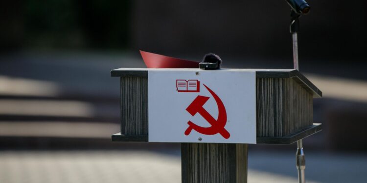 В ПКРМ возмущены закрытием «Русского дома» в Кишиневе