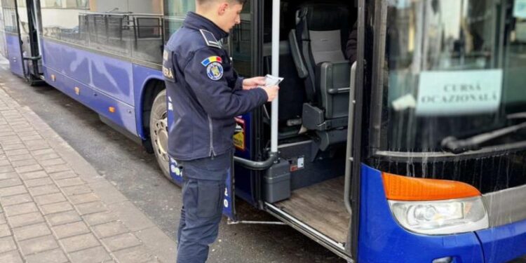 A vrut să treacă vama cu un permis de conducere cumpărat online: Ce le-a spus tânărul polițiștilor de frontieră, care l-au prins cu documentul fals