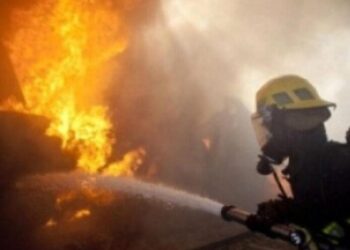 Un copil a ajuns la spital după ce o scârta de fân a fost mistuită de flăcări, la Florești