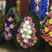 Coroanele și florile din plastic, o problemă ecologică în cimitirele Chișinăului