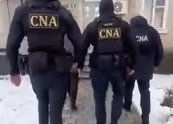 CNA reține un avocat din Hîncești în urma acuzațiilor de trafic de influență