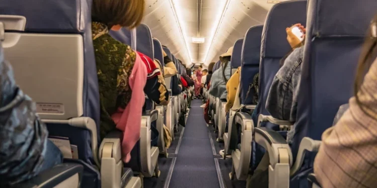 Incident pe Aeroportul Paris-Orly: Pasagerul a deschis ușa avionului Iberia și a sărit din el