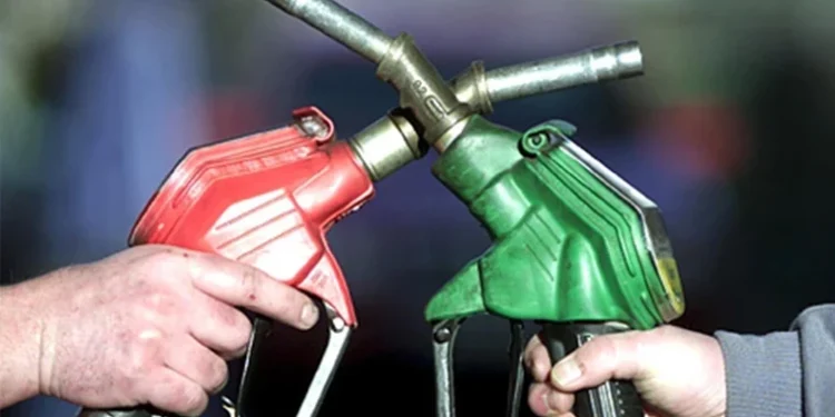 Benzina și motorina continuă să se scumpească în Moldova