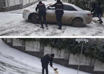 Carabinierii din Chișinău ajută un șofer aflat în dificultate pe strada Timiș, din cauza condițiilor meteo