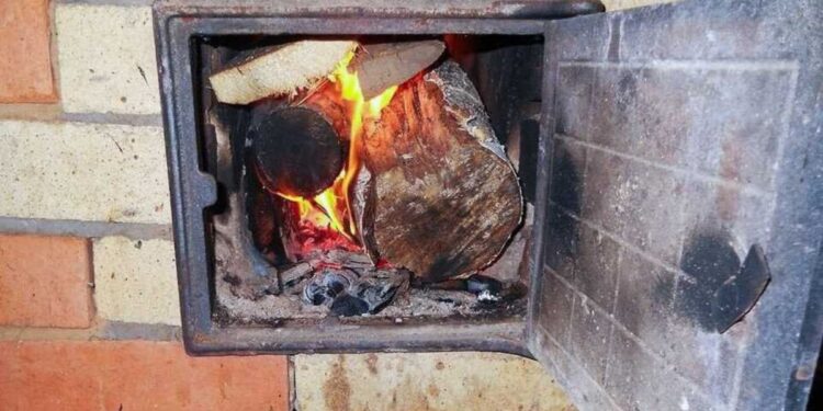 Incendiu fatal în Schineni: O bătrână a decedat din cauza monoxidului de carbon