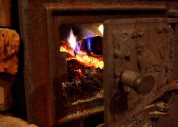 Trei membri ai unei familii din Comrat, intoxicați cu monoxid de carbon din cauza unui cazan defect