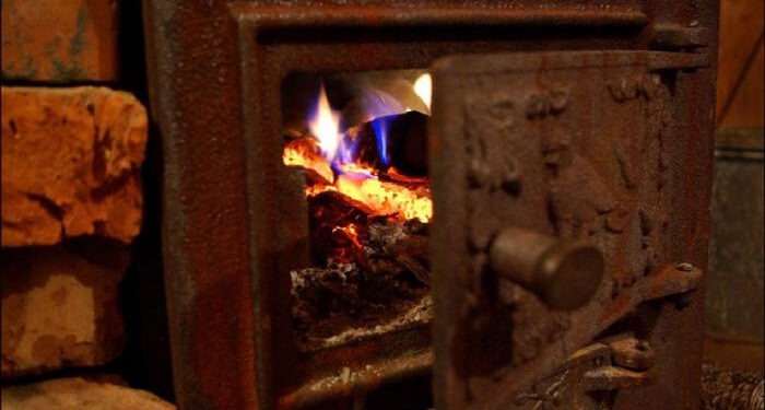 Trei membri ai unei familii din Comrat, intoxicați cu monoxid de carbon din cauza unui cazan defect