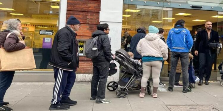 Defecțiune la Barclays afectează milioane de clienți: tranzacții și solduri neactualizate