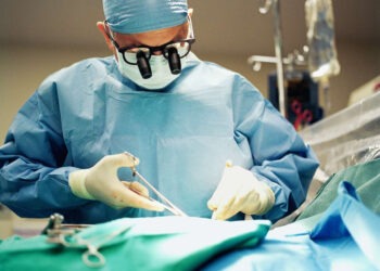 Un copil de 14 ani a fost salvat după o intervenție chirurgicală complicată