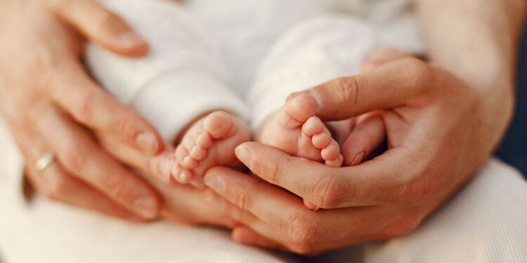 O echipă de medici a realizat o naștere de urgență în drum spre spital