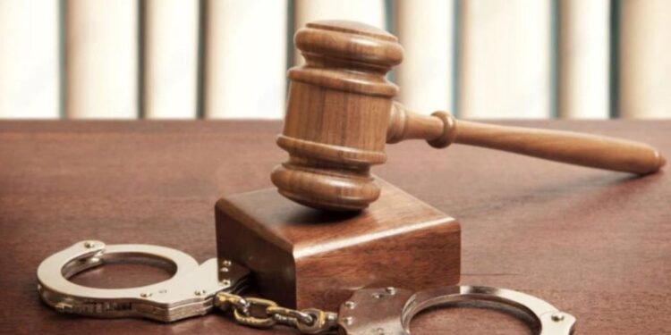 Sentință pentru trafic de persoane: 9 și 10 ani de închisoare pentru un cuplu din Edineț