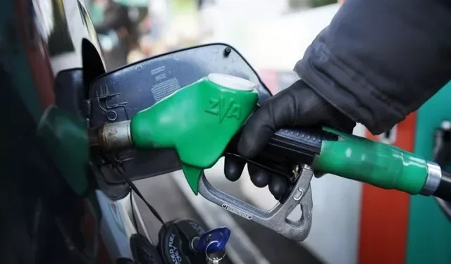 Ultima zi de iarnă vine cu ieftiniri la pompă: Cât vor costa mâine benzina și motorina