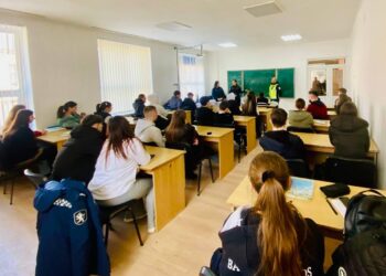 Siguranța copiilor, prioritatea Poliției! Aproape 390 de școlari învață reguli esențiale de circulație