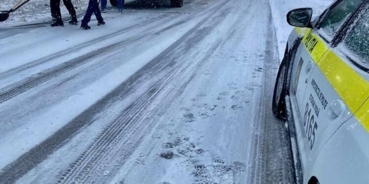 Intervenția polițiștilor în condiții de vreme nefavorabilă