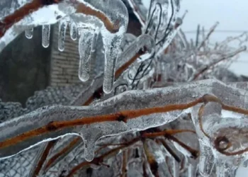 Dimineață geroasă, după-amiază mai blândă: Temperaturi în creștere astăzi