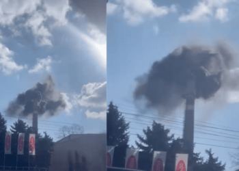 Poluare sau glumă? Coloană de fum lângă fabrica Bucuria stârnește reacții pe rețelele sociale