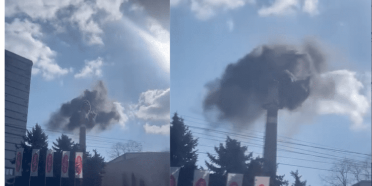 Poluare sau glumă? Coloană de fum lângă fabrica Bucuria stârnește reacții pe rețelele sociale