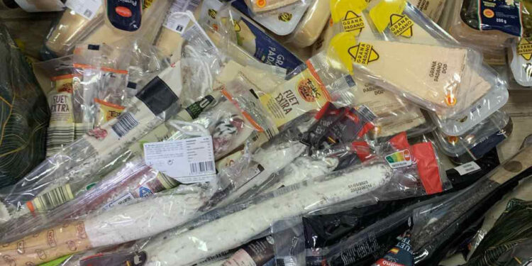 Bărbat din Moldova prins în flagrant de Serviciul Vamal transportând marfă fără acte de proveniență