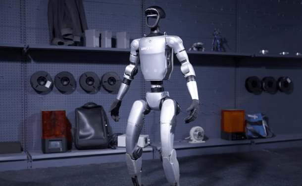 Китайский робот научился делать сальто