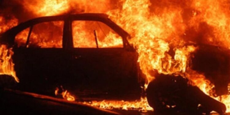 Автомобиль примара подожгли ночью в Глодянах